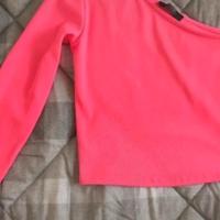 Top monospalla fucsia Bershka 
