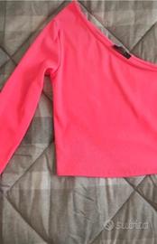 Top monospalla fucsia Bershka 