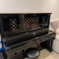 Pianoforte con sgabello