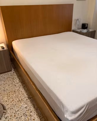 Letto matrimoniale in rovere