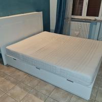 Letto Ikea con testiera