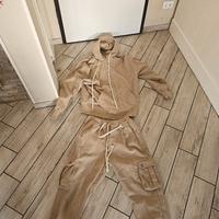 tuta in velluto beige di duca home