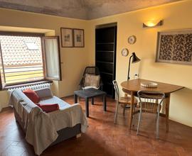 MONZA, centro storico privato affitta bilocale