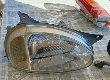 Fanale anteriore destro per OPEL CORSA B anno 1997