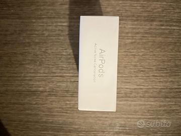 Apple Auricolari AirPods 4 + Custodia di Ricarica