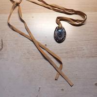 Collana vintage con pietra marrone nero oro donna