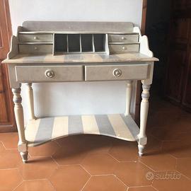 SCRIVANIA - Dim 100 x 50 x (H) 100 cm.