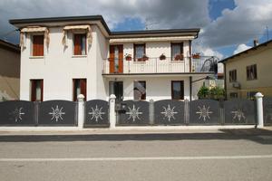 CASA SEMINDIPENDENTE A CAMISANO VICENTINO