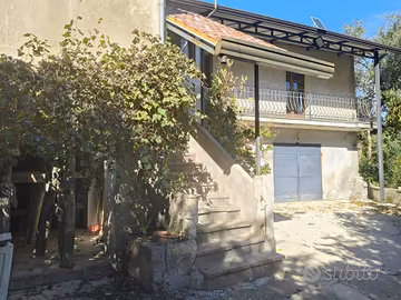Casa indipendente di 180 m² con 5 locali a Pietrav