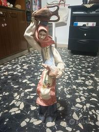 Statua donna in Costume Sardo (Stelio mola)