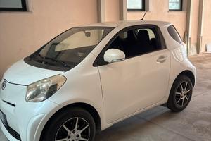 Toyota iq 2009