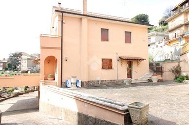 VILLA SINGOLA A MORLUPO