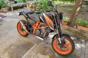 Ktm Duke 690 R depotenziata