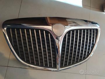 Griglia anteriore Lancia Musa 