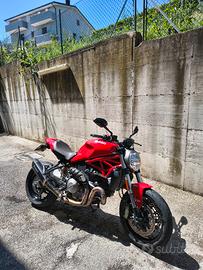 DUCATI MONSTER 821