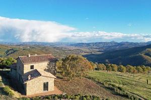 Rustico / Casale di 150 m² con più di 5 locali e b