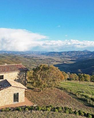 Rustico / Casale di 150 m² con più di 5 locali e b