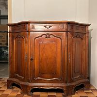 Mobile antico in legno