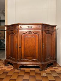 Mobile antico in legno