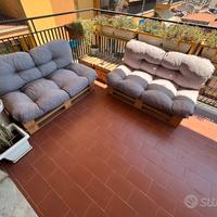 2 divani in legno da giardino-terrazzo + cuscini