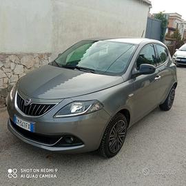 Lancia Ypsilon 1.0 FireFly 5 porte S&S Hybrid Gold