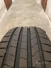 Pneumatico gomma Hankook 215/55 17 NUOVO