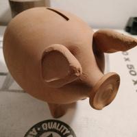 salvadanaio d'epoca in terracotta