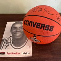 Pallone e foto autografati MAGIC JOHNSON