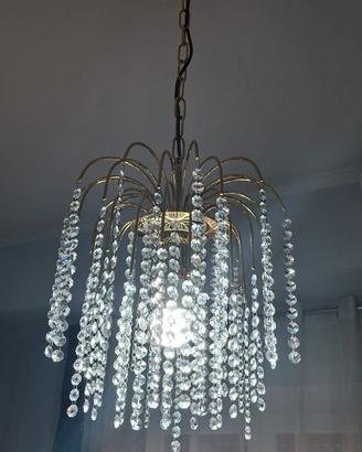 Lampadario in ottone con cristalli a cascata