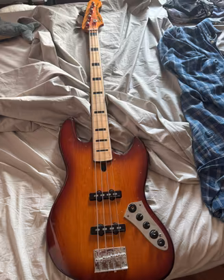 Basso Marcus Miller/Squier Fretless