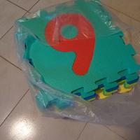 Tappetino puzzle per bambini con lettere + numeri