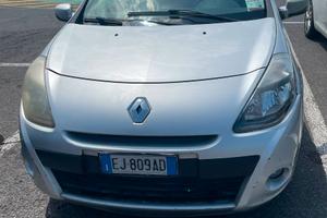 AUTOVETTURA RENAULT CLIO SPORTOUR