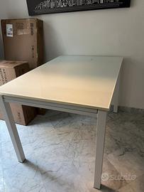 Tavolo cucina/soggiorno bianco
