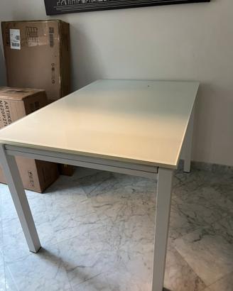 Tavolo cucina/soggiorno bianco