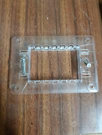 supporto 3 moduli urmet