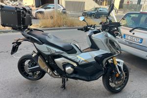 Honda x adv 750