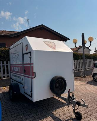 Carrello cresci moto chiuso