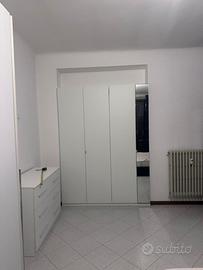 Armadio Pax Ikea bianco con specchio