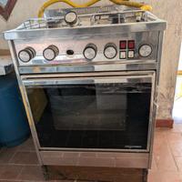 Cucina a gas  con forno inox
