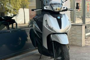Piaggio Beverly 400 s