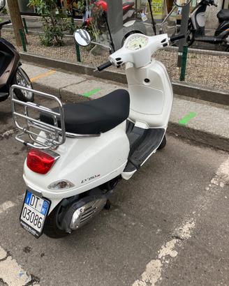 Vespa 150 LX 2011