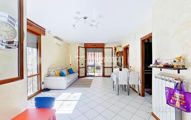 AMPIO E LUMINOSO BILOCALE CON TERRAZZO!