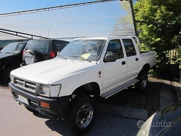 Toyota Hilux DOPPIA CABINA 2400/ARIA COND.