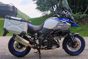 moto Suzuki v-strom 1000