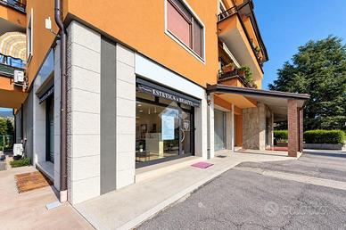 NEGOZIO A PREVALLE