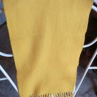 Sciarpa pura lana gialla lunga cm 123 più 5 cm di 