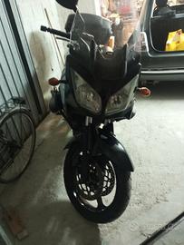 Suzuki v Strom 650 