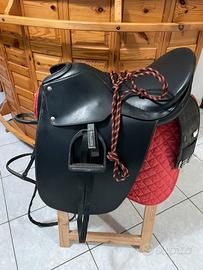 Sella dressage con testiera