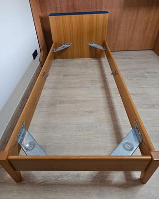 Letto singolo in legno
