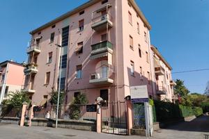 2 LOCALI A PARMA